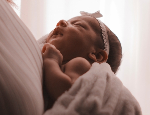 Frühkindliche Entwicklung: Was braucht dein Baby als Neugeborenes?
